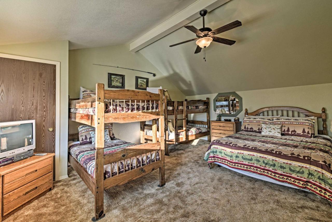 Red River Townhome With Balcony And Mtn Views! المظهر الخارجي الصورة