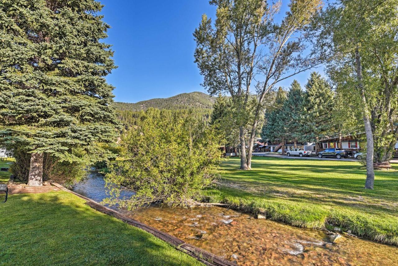 Red River Townhome With Balcony And Mtn Views! المظهر الخارجي الصورة